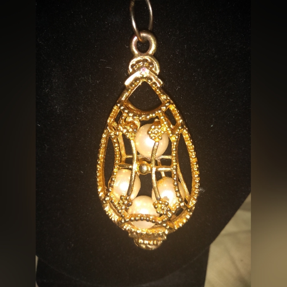 Vintage Gold Toned Long Necklace, 34 Inches, Four Caged Pearls - Picture 4 of 6